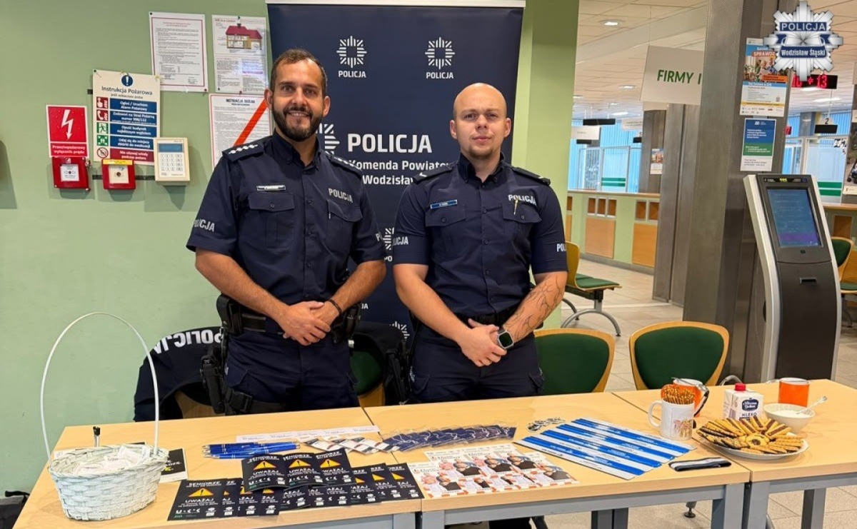 Oszuści polują na seniorów. Policjanci ostrzegali w wodzisławskim ZUS-ie - Serwis informacyjny z Raciborza - naszraciborz.pl