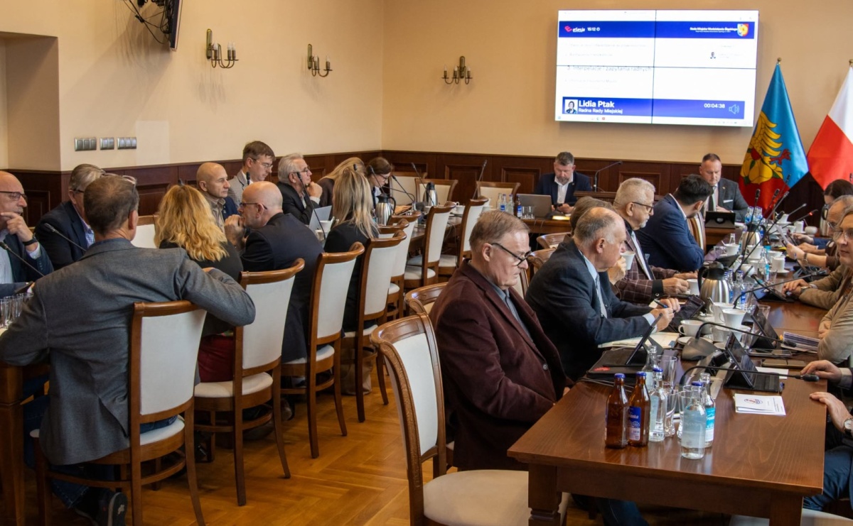 Podatki na 2027 rok, remonty i reforma szkół. O czym debatowali wodzisławscy radni? - Serwis informacyjny z Raciborza - naszraciborz.pl