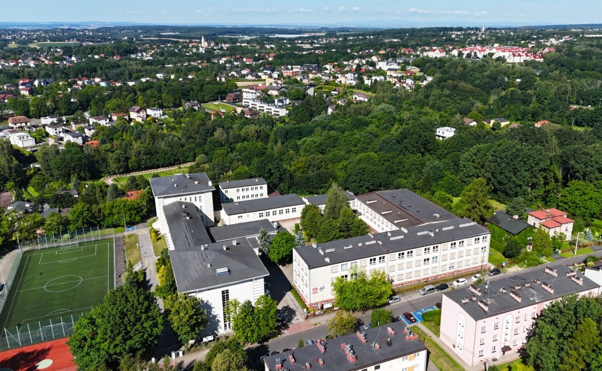 Zielona przestrzeń przy wodzisławskim Ekonomiku. Powiat zdobył dofinansowanie - Serwis informacyjny z Raciborza - naszraciborz.pl