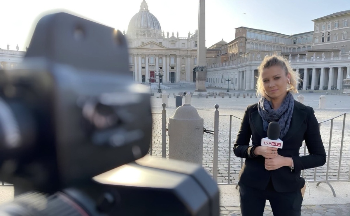 Była sąsiadką czterech papieży. Magdalena Wolińska-Riedi spotka się z czytelnikami w Wodzisławiu - Serwis informacyjny z Raciborza - naszraciborz.pl