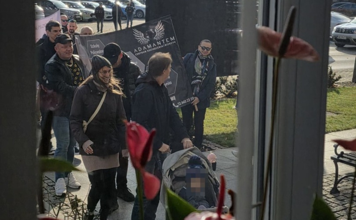 Protest przed Starostwem w sprawie Adamantemu. Powiat ujawnia, dlaczego wstrzymał dotacje - Serwis informacyjny z Raciborza - naszraciborz.pl