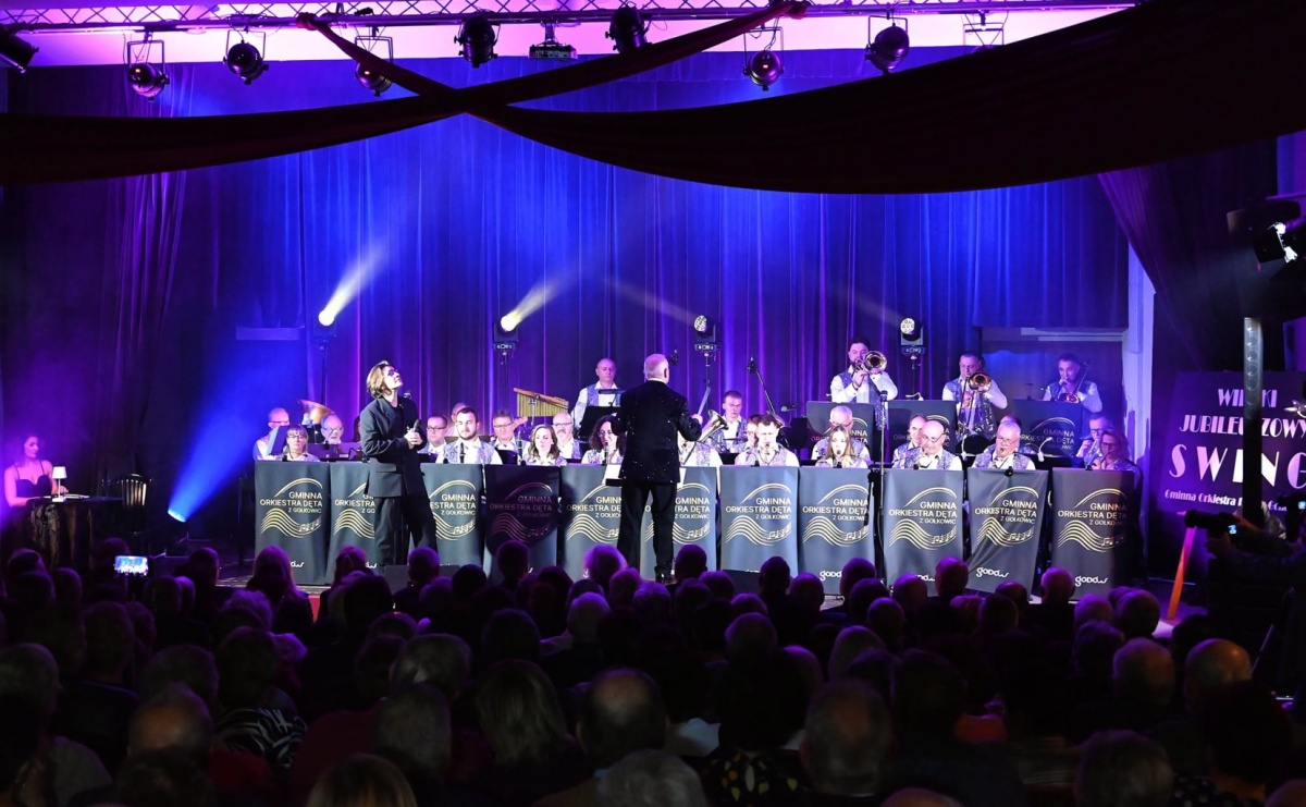 Trzy dekady muzycznej historii Gołkowic. Jubileusz orkiestry zwieńczył koncert, który porwał publiczność [FOTO] - Serwis informacyjny z Raciborza - naszraciborz.pl